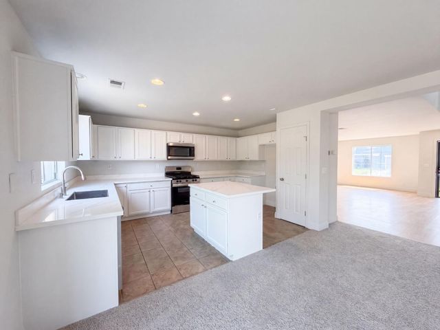 2155 Watercourse St, Stockton, CA 95206