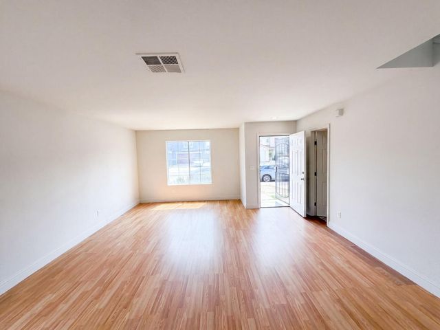 2155 Watercourse St, Stockton, CA 95206