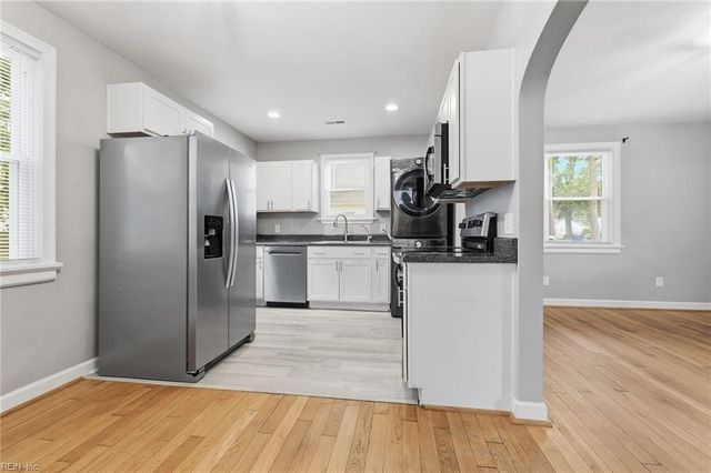 683 Ellen RD, Newport News, VA 23605