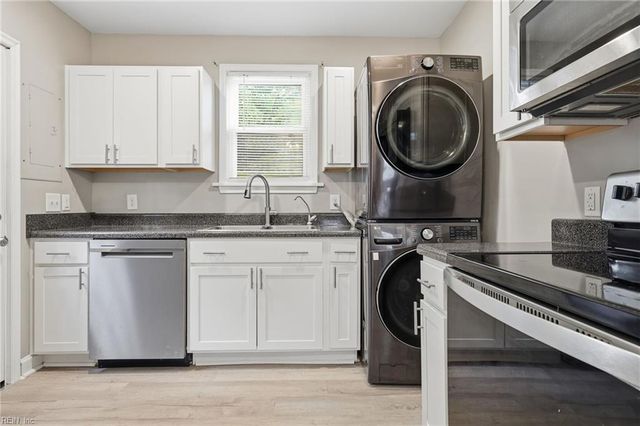 683 Ellen RD, Newport News, VA 23605