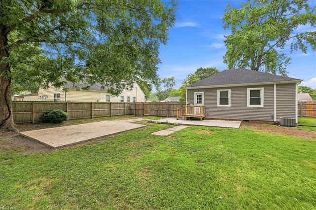 683 Ellen RD, Newport News, VA 23605