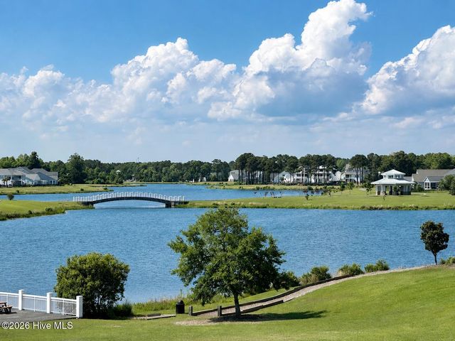 524 Moss Lake Lane, Holly Ridge, NC 28445