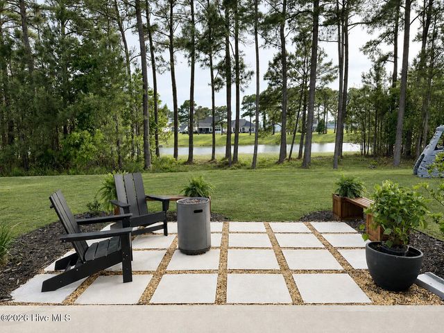 524 Moss Lake Lane, Holly Ridge, NC 28445