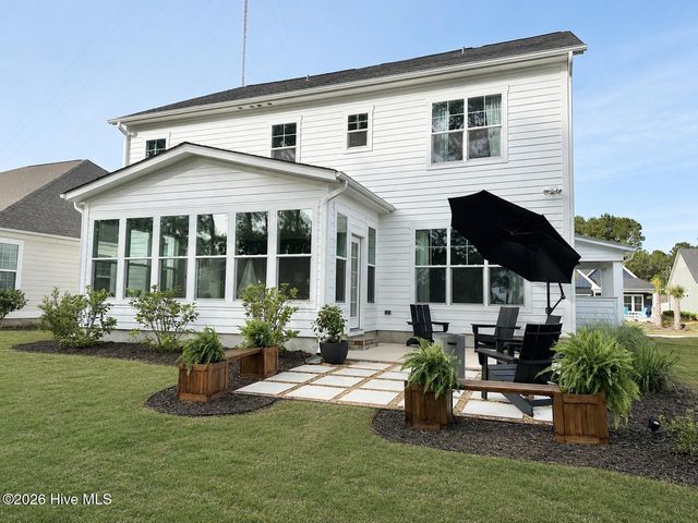 524 Moss Lake Lane, Holly Ridge, NC 28445