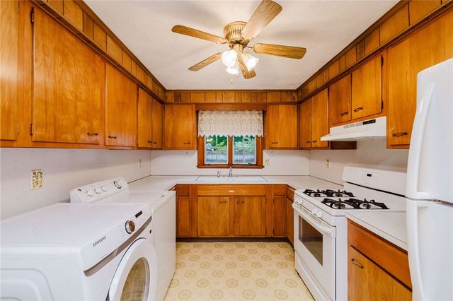 118 Foote Street, Barrington, RI 02806
