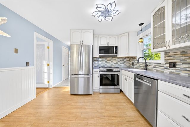 3 Catherine Ave, Billerica, MA 01821