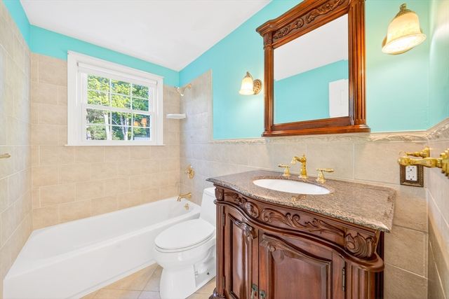 3 Catherine Ave, Billerica, MA 01821