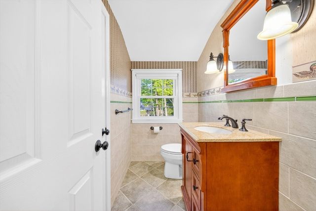 3 Catherine Ave, Billerica, MA 01821