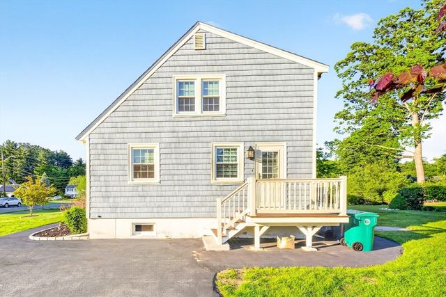 3 Catherine Ave, Billerica, MA 01821