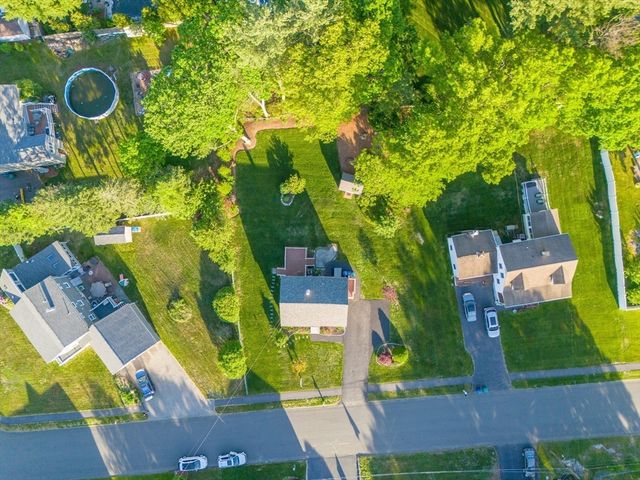 3 Catherine Ave, Billerica, MA 01821