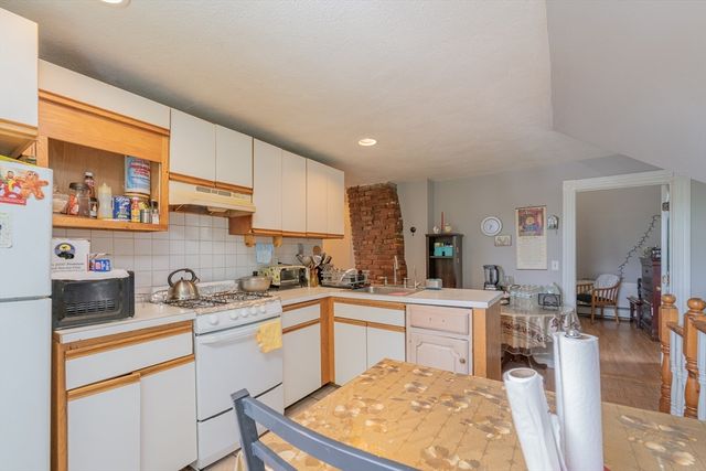68 Cook Ave, Chelsea, MA 02150
