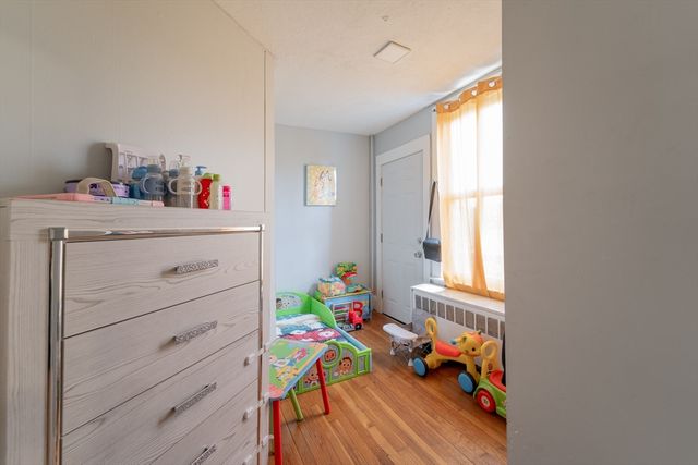 68 Cook Ave, Chelsea, MA 02150