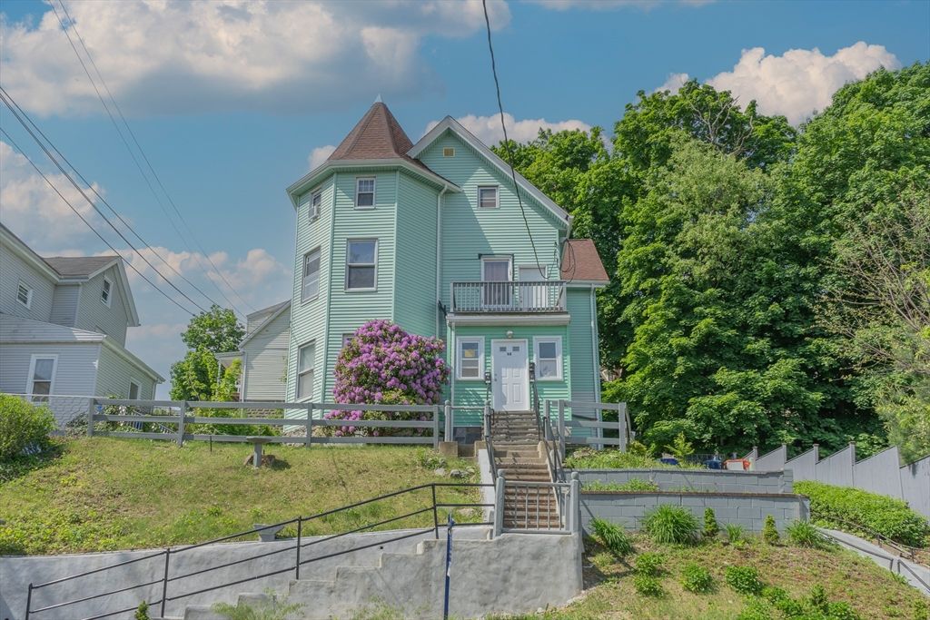 68 Cook Ave, Chelsea, MA 02150