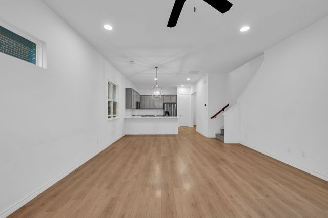 2825 Stanley Avenue, Fort Worth, TX 76110