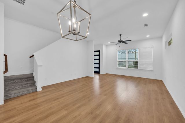 2825 Stanley Avenue, Fort Worth, TX 76110