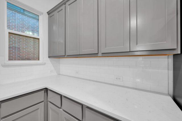 2825 Stanley Avenue, Fort Worth, TX 76110