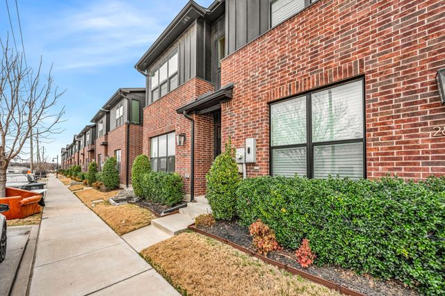 2825 Stanley Avenue, Fort Worth, TX 76110