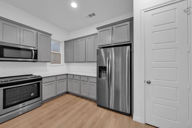 2825 Stanley Avenue, Fort Worth, TX 76110