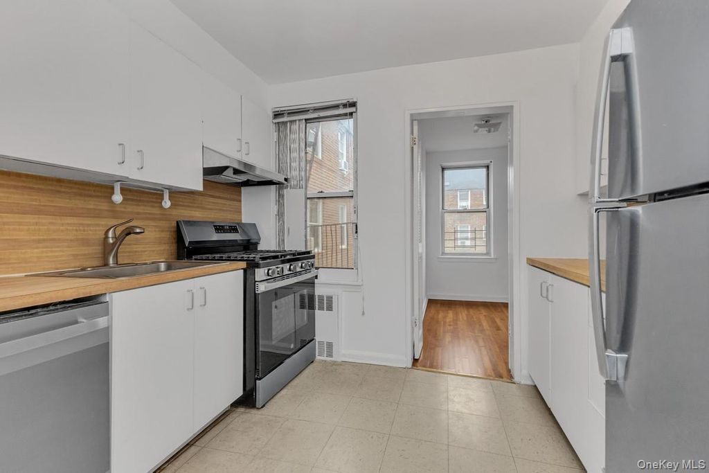 67-07 Yellowstone Boulevard 5F, Forest Hills, NY 11375 — photo 3