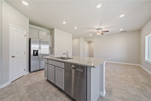 2215 Medusa Dr, Portland, TX 78374