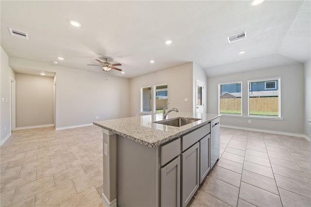 2215 Medusa Dr, Portland, TX 78374