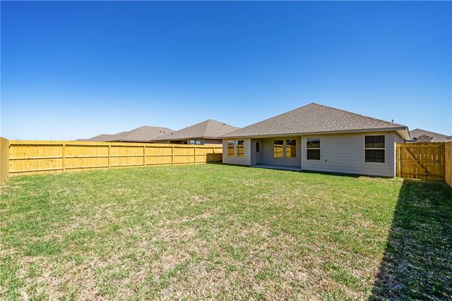 2215 Medusa Dr, Portland, TX 78374