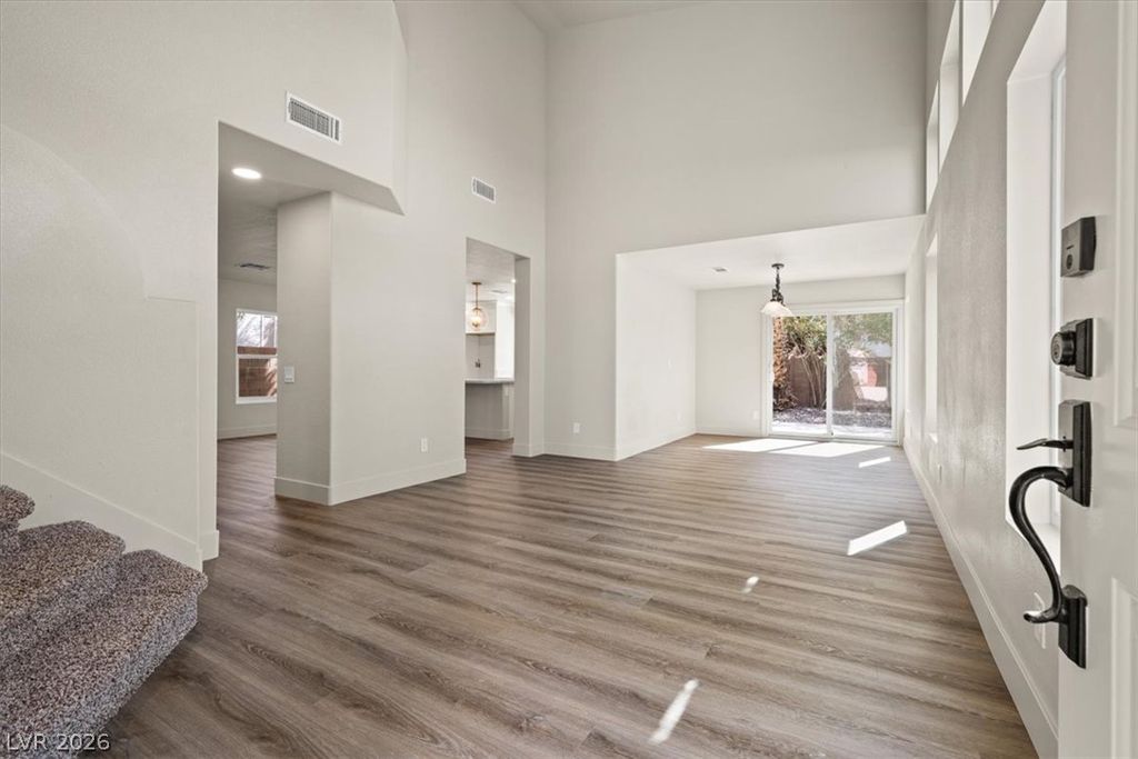 7050 Wine River Drive, Las Vegas, NV 89119 — photo 4