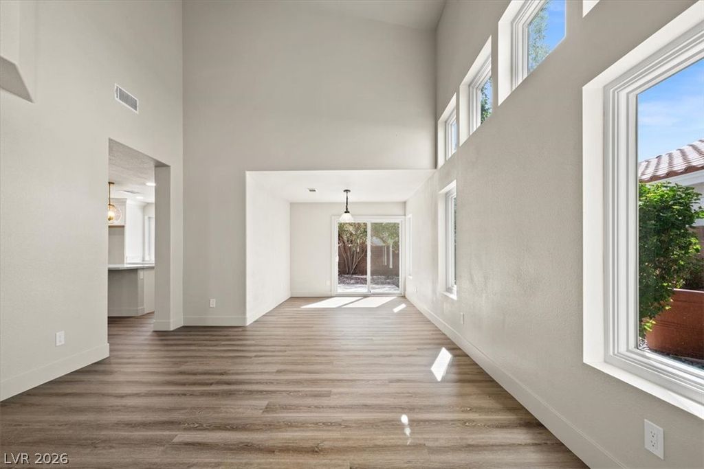7050 Wine River Drive, Las Vegas, NV 89119 — photo 5