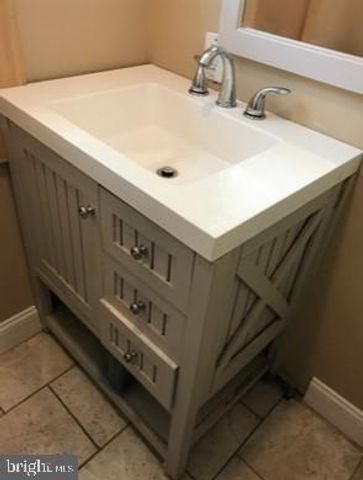 225 WENDOVER ST, Philadelphia, PA 19128