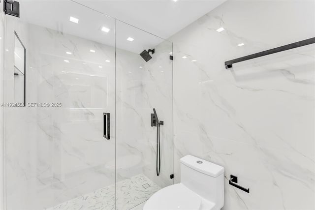 251 174th St 1414, Sunny Isles Beach, FL 33160