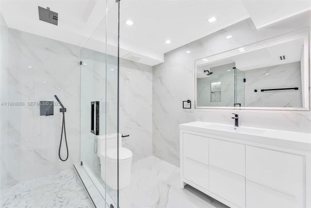 251 174th St 1414, Sunny Isles Beach, FL 33160