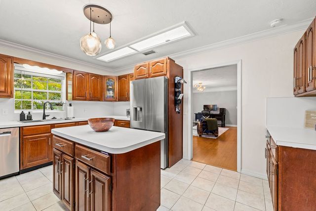 877 22nd Place, Vero Beach, FL 32960