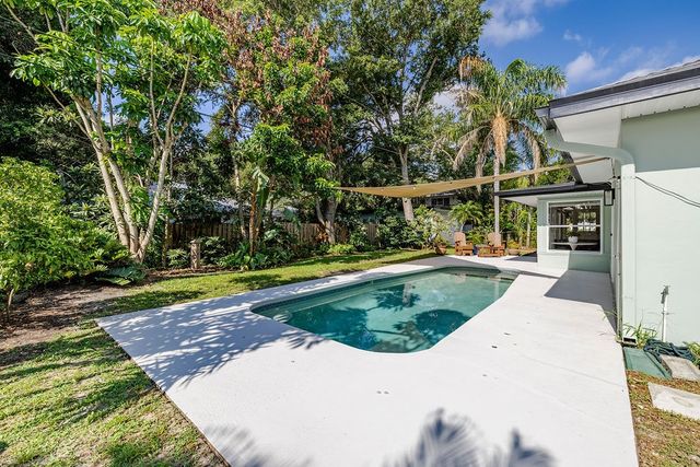 877 22nd Place, Vero Beach, FL 32960
