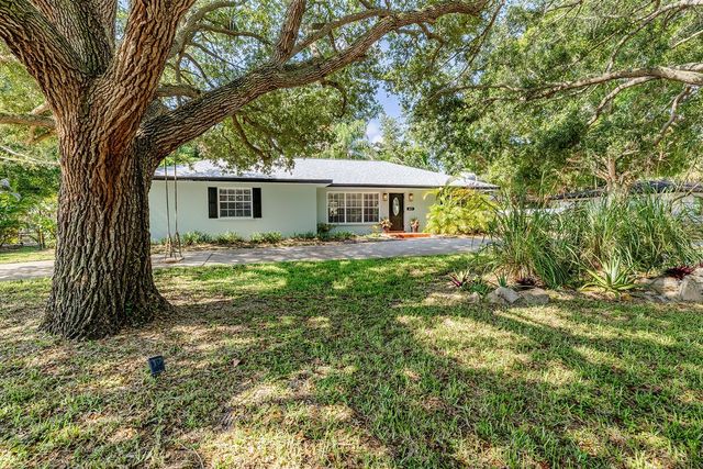 877 22nd Place, Vero Beach, FL 32960