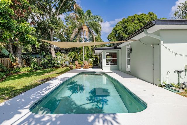 877 22nd Place, Vero Beach, FL 32960