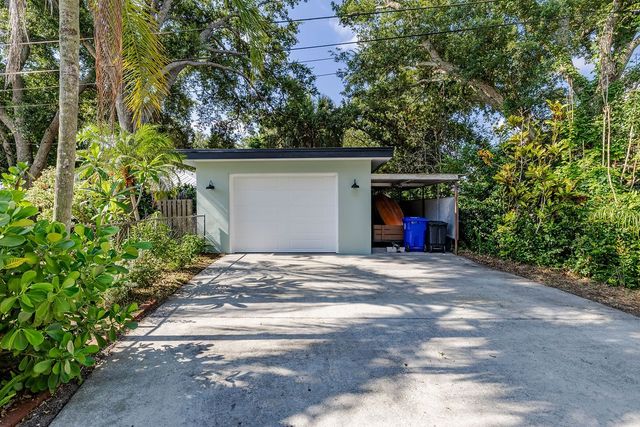 877 22nd Place, Vero Beach, FL 32960