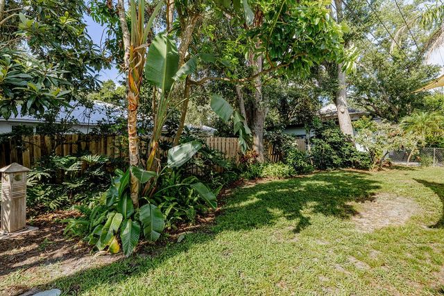 877 22nd Place, Vero Beach, FL 32960