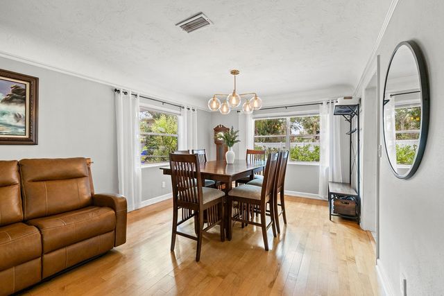877 22nd Place, Vero Beach, FL 32960