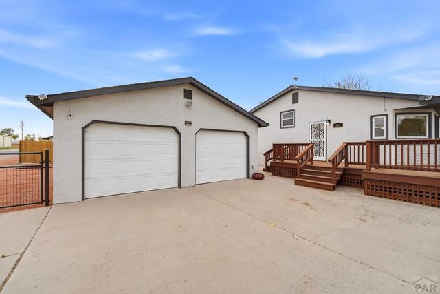 1069 Meadow Lane, Pueblo, CO 81006
