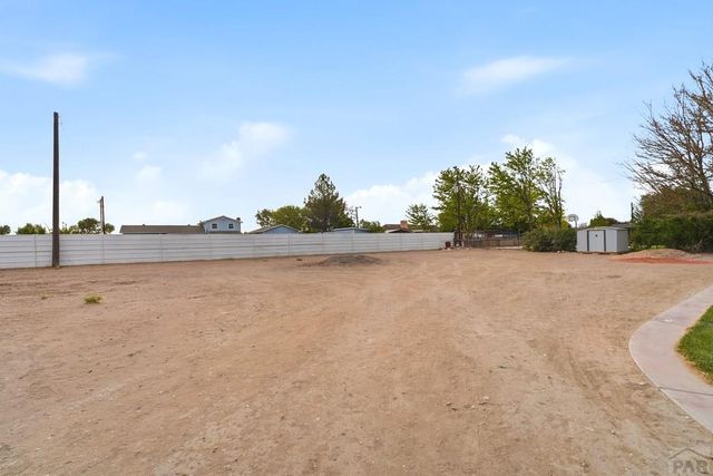 1069 Meadow Lane, Pueblo, CO 81006