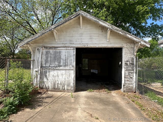 814 S Severs Street, Okmulgee, OK 74447