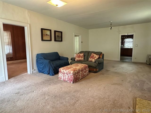 814 S Severs Street, Okmulgee, OK 74447