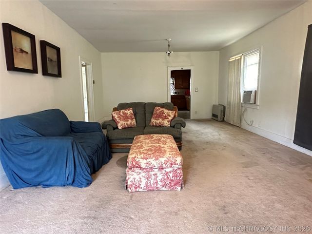 814 S Severs Street, Okmulgee, OK 74447