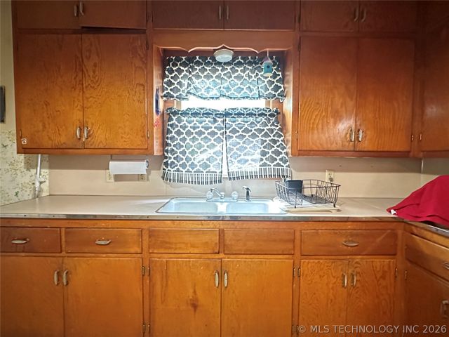 814 S Severs Street, Okmulgee, OK 74447