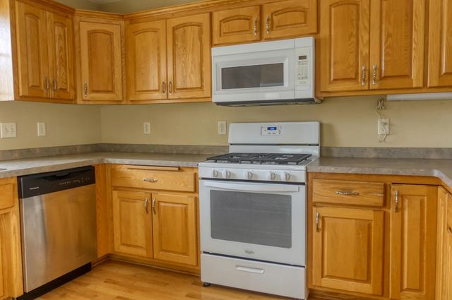 6176 Goodview Trail N, Hugo, MN 55038