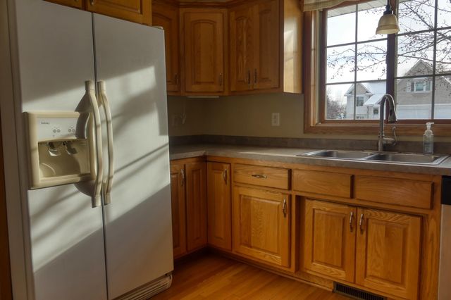 6176 Goodview Trail N, Hugo, MN 55038