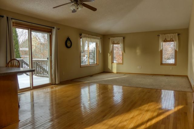 6176 Goodview Trail N, Hugo, MN 55038