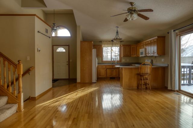 6176 Goodview Trail N, Hugo, MN 55038