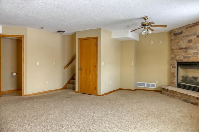 6176 Goodview Trail N, Hugo, MN 55038