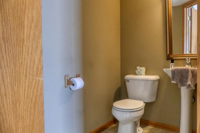 6176 Goodview Trail N, Hugo, MN 55038